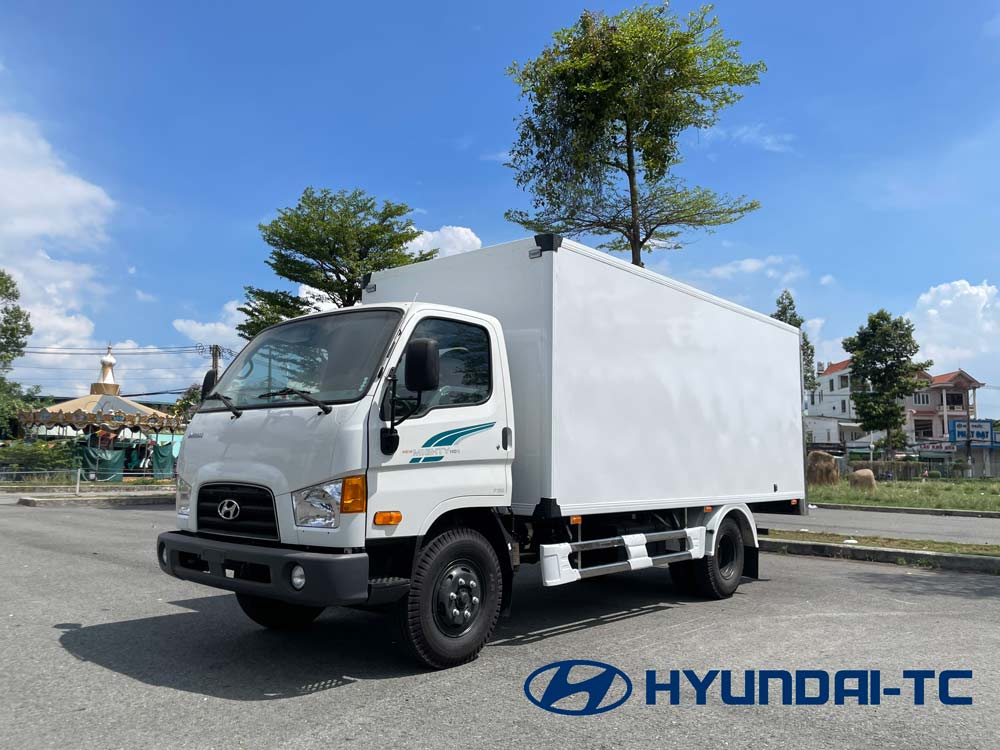 Xe tải 7 tấn Hyundai Mighty 110sp thùng kín Composite